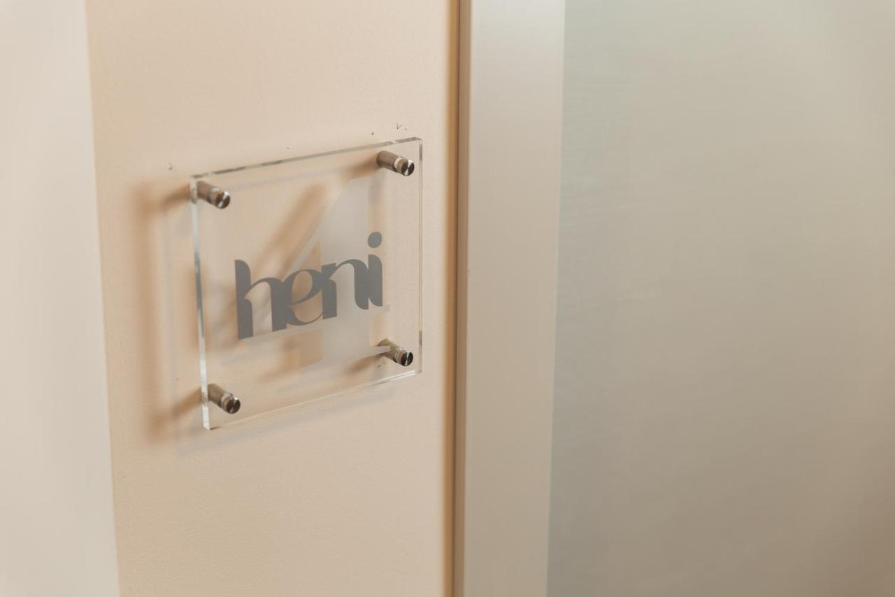 Heni *
