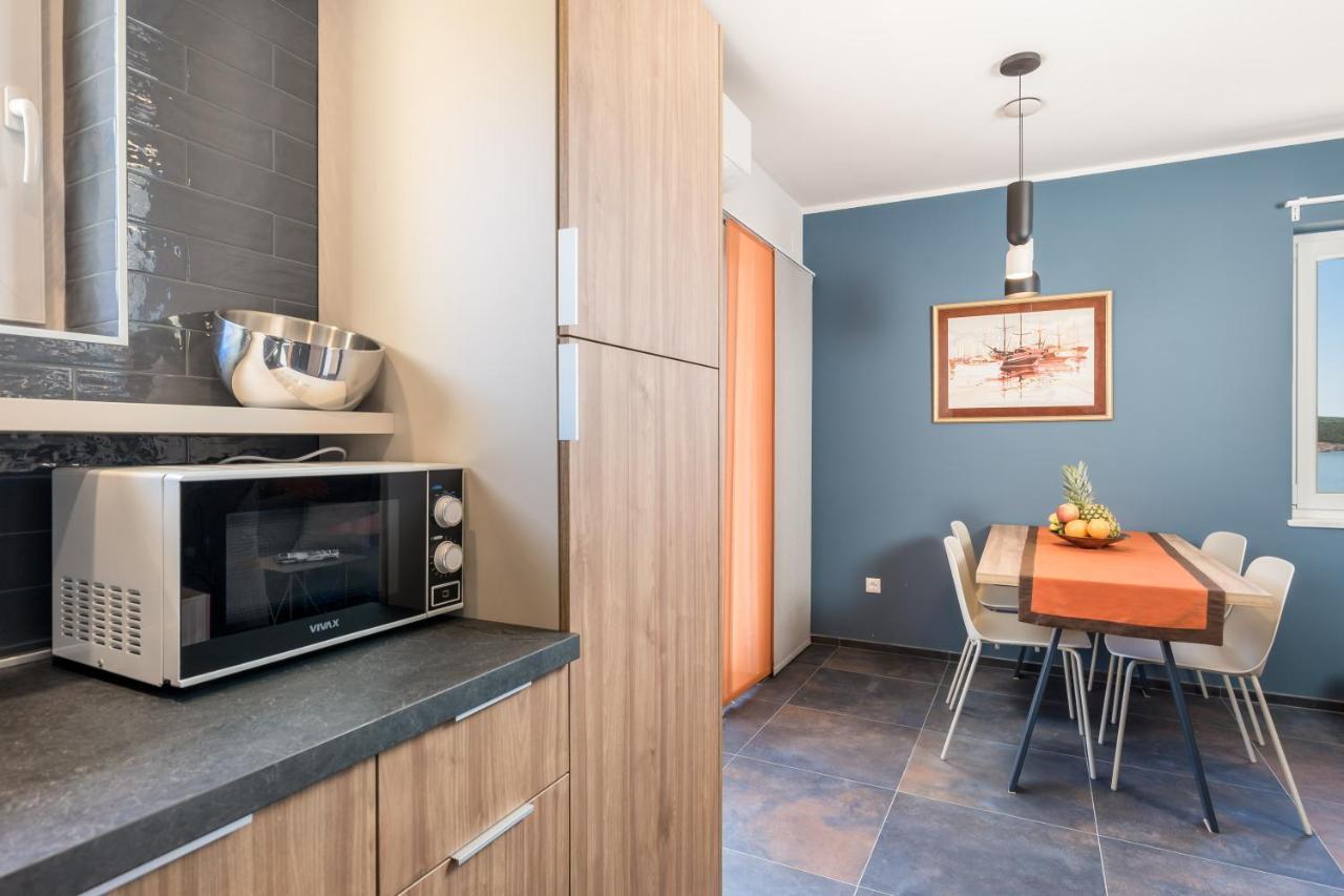 Apartment Heni *